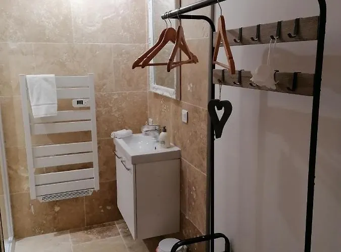 Garage Attenant Fibre Climatisation Perigueux